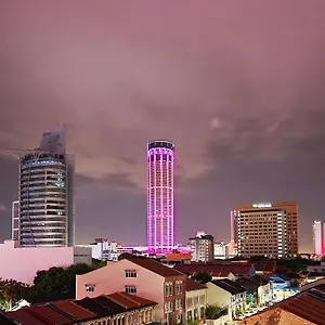 Mac By Sky Hive Hotel